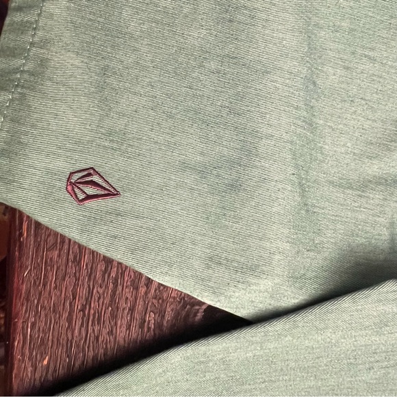 Volcom men’s shorts green size 38 - Picture 3 of 6